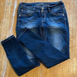 Wallflower Women's Dark Blue Skinny Jeans with Light Fading